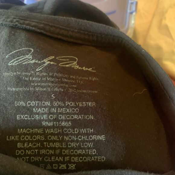 Marilyn Graphic Tee - Picture 4 of 4